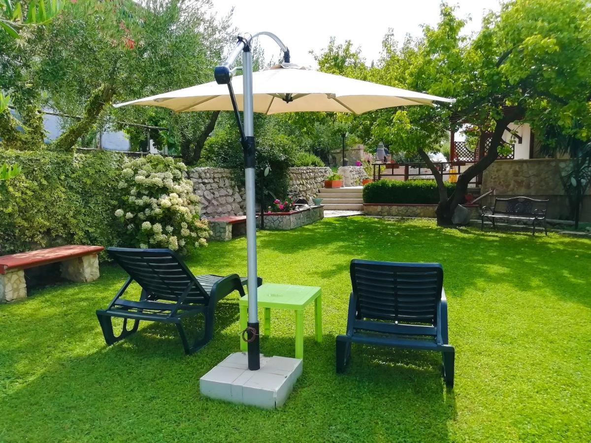 B&B Maison Villa Vittorio Avella Kültér fotó